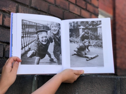 Černobílé okamžiky fotografky Dagmar Hochové