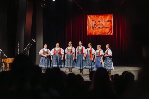 Festival FolklorOva a včelařství